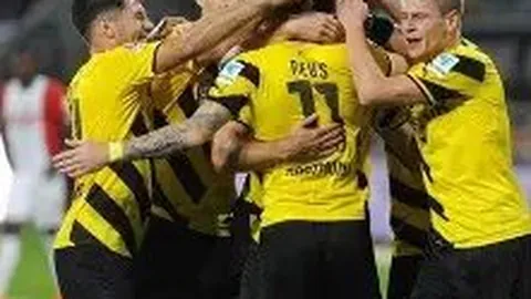 王曼昱、王楚钦勇夺亚洲杯乒乓球单打冠军